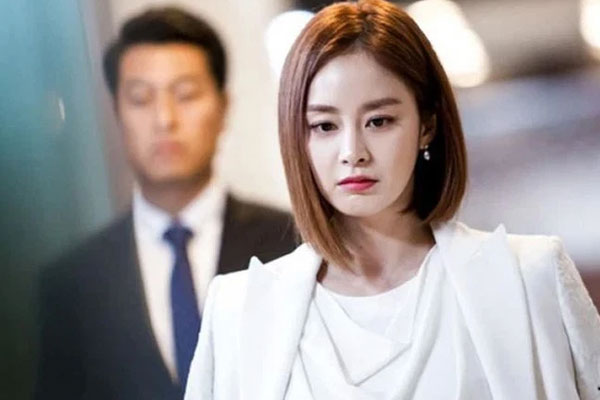 Tiểu tam bị bắt quả tang tận giường vẫn trơ mặt, bị người ta mắng một câu liền câm nín-2