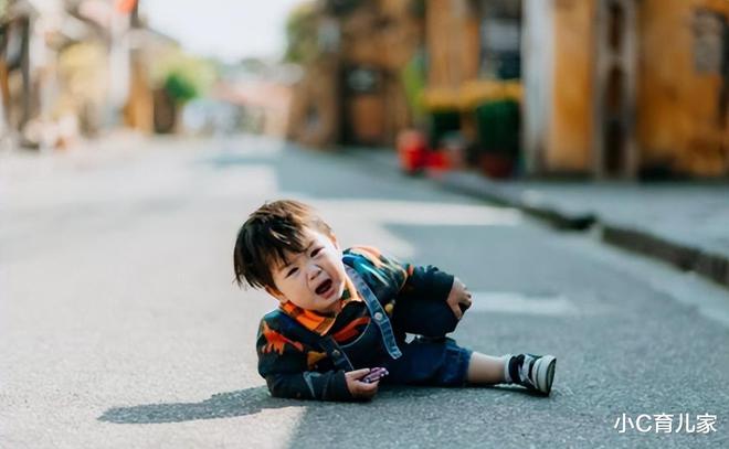 Khi trẻ mất bình tĩnh, nên làm theo hay chống lại trẻ? Cách bạn đối phó với trẻ sẽ quyết định tính cách của con trong tương lai-2