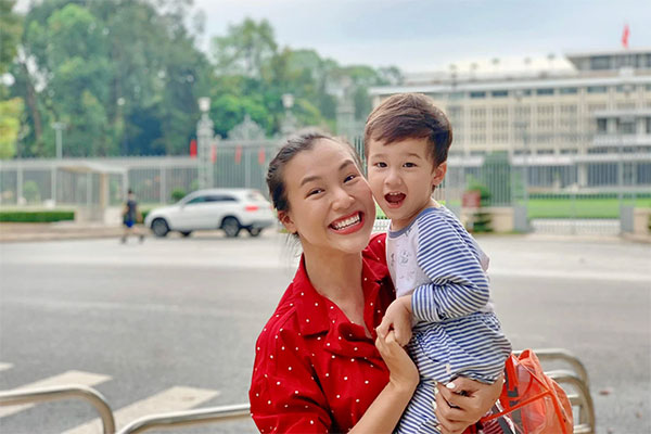 Nuối tiếc tổ ấm nhỏ nhắn nhưng đắt tiền của Hoàng Oanh và chồng Tây tại Singapore khi còn chưa ly hôn-9