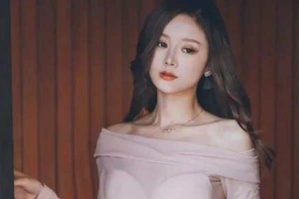 Chồng ngoại tình với giúp việc trẻ, vợ thanh thản ký đơn ly hôn-1