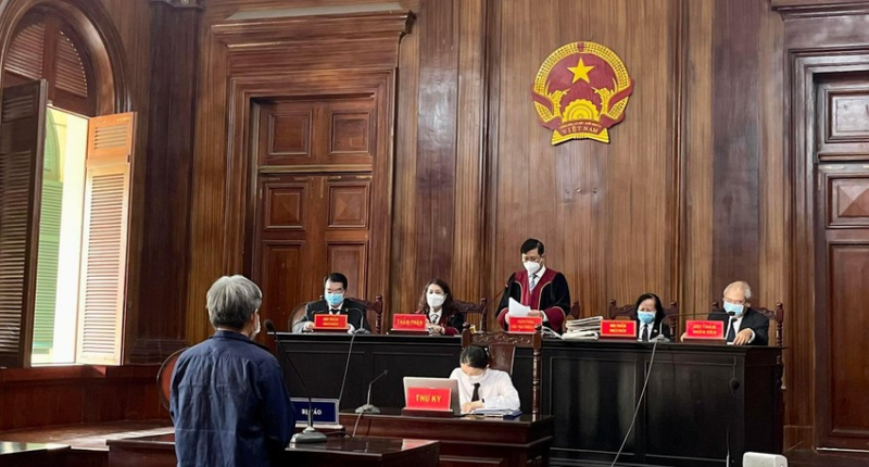 Trốn truy nã 20 năm, lên truyền hình nhận tuyên dương thì bị phát hiện-2