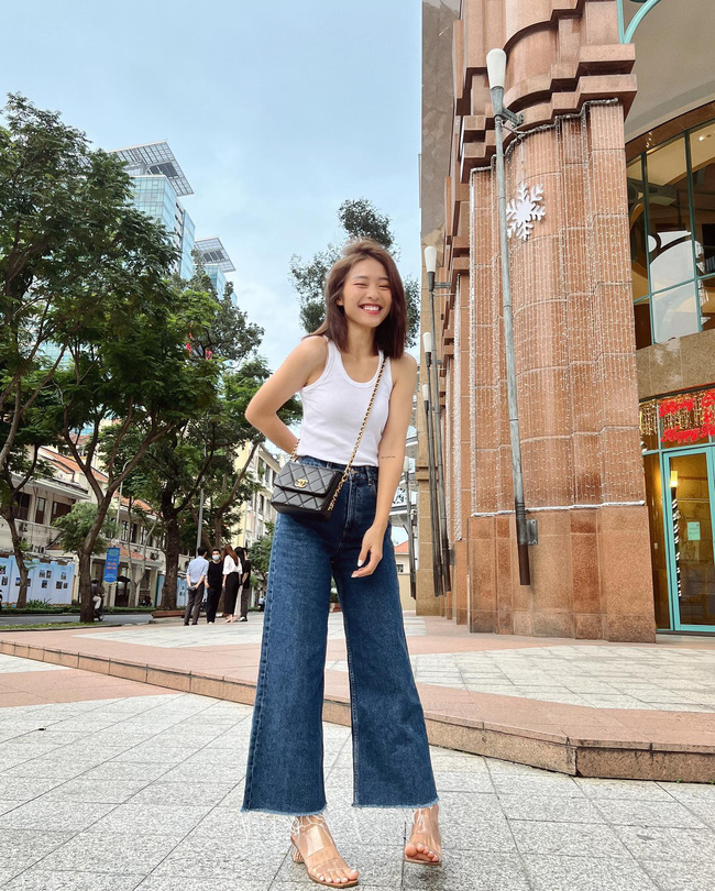 Sao Việt diện quần jeans ống rộng đơn giản theo 13 cách sành điệu xuất sắc-2