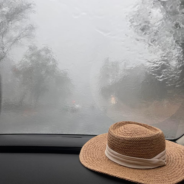 Cảnh tượng đáng báo động ở Đà Lạt sau cơn mưa lớn đầu mùa: Nước cuốn như lũ, có cả mưa đá bể trời!-2