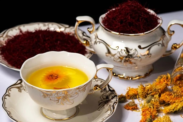 Trà nhụy hoa nghệ tây rất tốt cho sức khỏe phụ nữ nhưng có 6 nhóm người không nên dùng vì nguy hiểm ngang thuốc độc-2