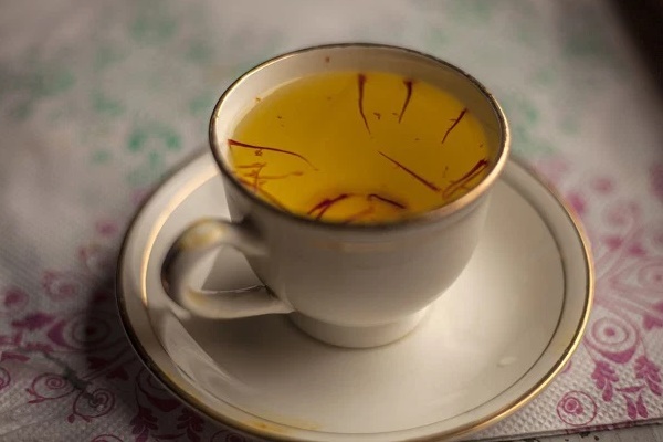 Trà nhụy hoa nghệ tây rất tốt cho sức khỏe phụ nữ nhưng có 6 nhóm người không nên dùng vì nguy hiểm ngang thuốc độc-3