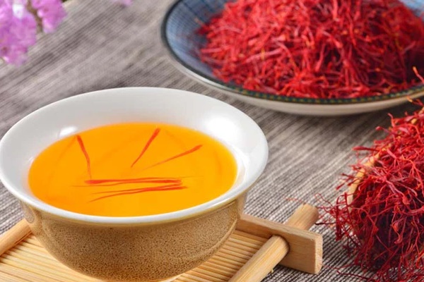 Trà nhụy hoa nghệ tây rất tốt cho sức khỏe phụ nữ nhưng có 6 nhóm người không nên dùng vì nguy hiểm ngang thuốc độc-5