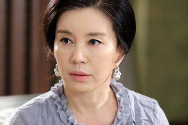 Tái hôn với người chồng thứ 2 ở tuổi 50, chỉ được 3 năm tôi phải chia tay vì anh cứ giữ khư khư 500 triệu-1