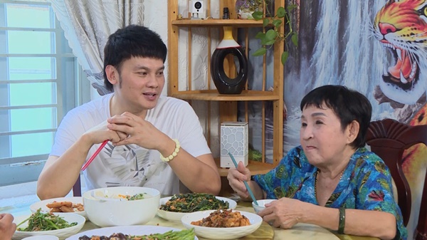 Sang Mỹ cưới vợ hai sinh con, cuộc sống của NSƯT Kim Tiểu Long ra sao sau khi về nước?-7