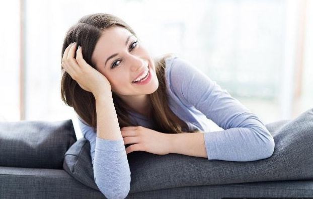 Vợ thu dọn đồ đạc chuẩn bị đi công tác, tôi giúp cô ấy trả lời điện thoại của lãnh đạo, sau đó tôi lập tức yêu cầu ly hôn-1