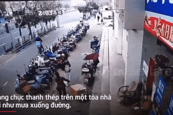 Thấy CSGT, người đàn ông quay xe, lươn lẹo né tránh, vài giây sau nhận cái kết sấp mặt-1