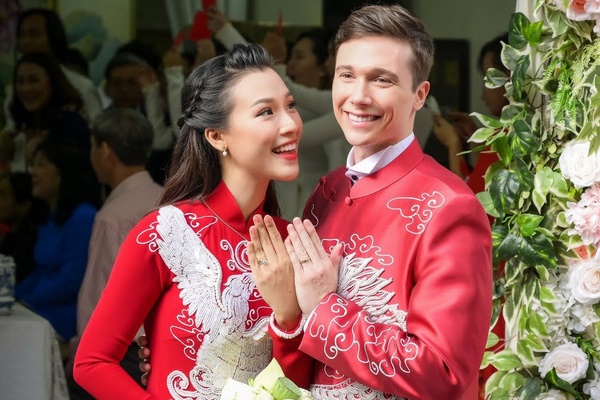 Vbiz có 3 vụ ly hôn chỉ trong vòng 2 tháng: Hoàng Oanh và chồng Tây gây tiếc nuối nhưng không sốc bằng trường hợp của Hòa Minzy-7