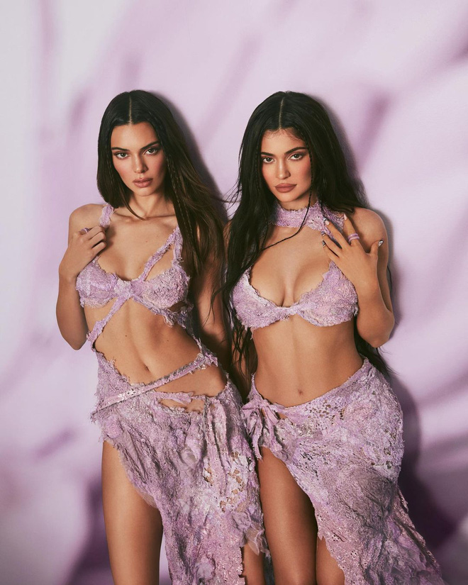 Ngọc Trinh diện váy nhái Kendall Jenner, ô dề đến độ bị hãng dằn mặt: Thích thì bỏ tiền ra mà mua chứ đừng diện đồ fake như thế-8