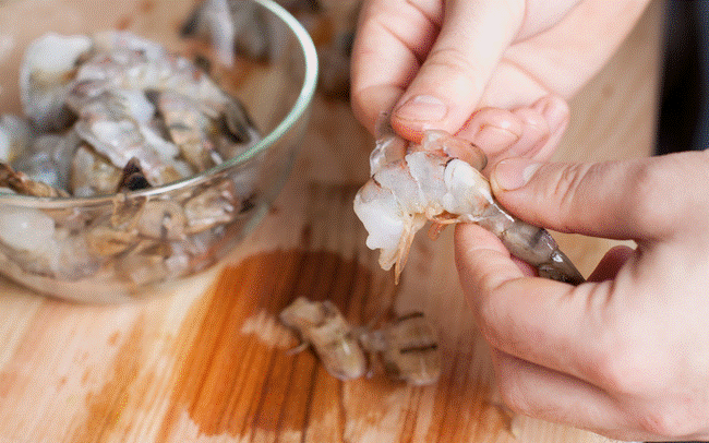 Món rau xào này vừa ngon lại giúp bổ máu, chị em ăn đều chẳng mấy mà da dẻ bật tông, sáng khỏe mọng nước-1