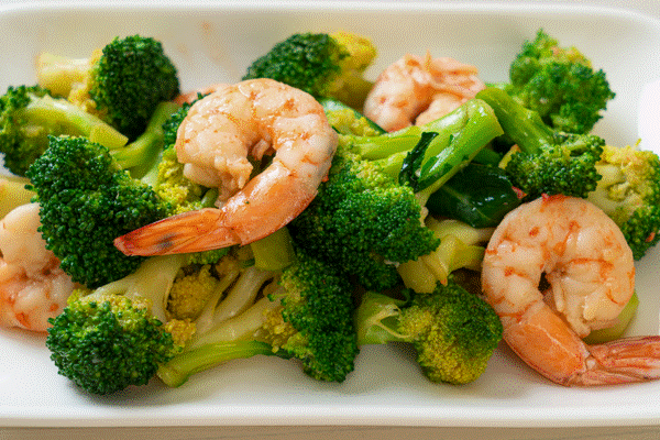 Món rau xào này vừa ngon lại giúp bổ máu, chị em ăn đều chẳng mấy mà da dẻ bật tông, sáng khỏe mọng nước