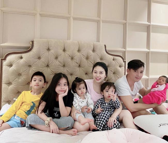 Chồng kiến trúc sư để chế độ độc thân, gần 1 năm không tương tác MXH, hot mom Hằng Túi đã âm thầm ly hôn lần 2?-1