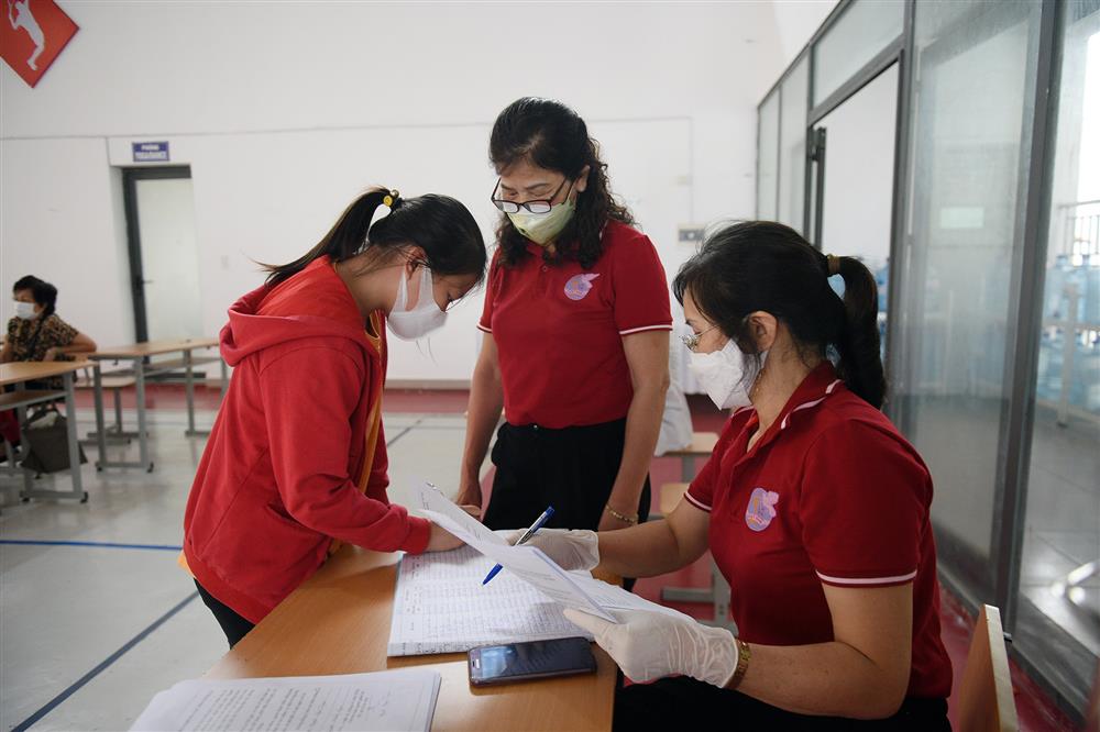 Hà Nội bắt đầu tiêm vắc xin Covid-19 cho trẻ từ 5-11 tuổi-9