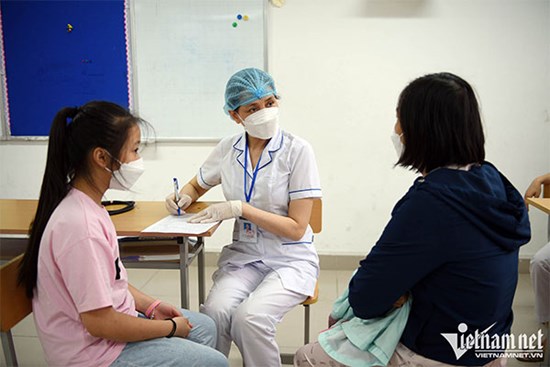 Hà Nội bắt đầu tiêm vắc xin Covid-19 cho trẻ từ 5-11 tuổi