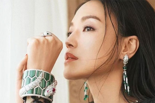 Sắc vóc gợi cảm khó tin của nữ hoàng cảnh nóng Thư Kỳ ở tuổi 46-12