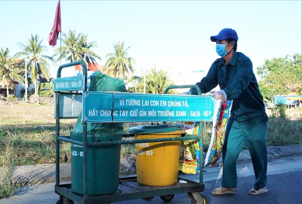 Ông lão nghèo 6 năm nhặt rác không lương khắp đường phố Hội An-9