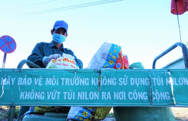 Ông lão nghèo 6 năm nhặt rác không lương khắp đường phố Hội An-10