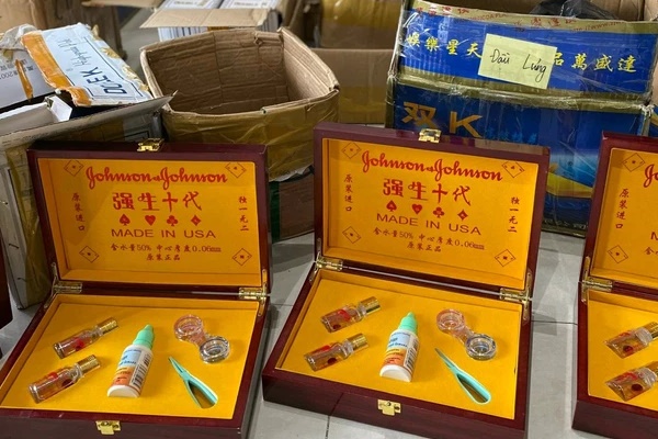 Triệt xóa tổng kho cung cấp thiết bị đánh bạc bịp ở Đà Nẵng-3