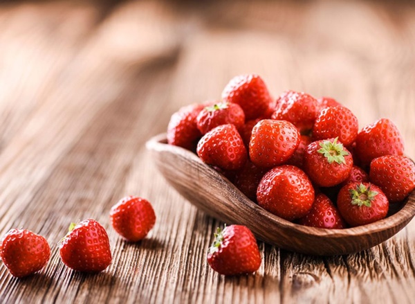 Uống nước cam để bổ sung vitamin C, chị em đừng quên 7 loại rau quả còn giàu vitamin C hơn cả cam vừa tăng miễn dịch vừa sản xuất collagen-4