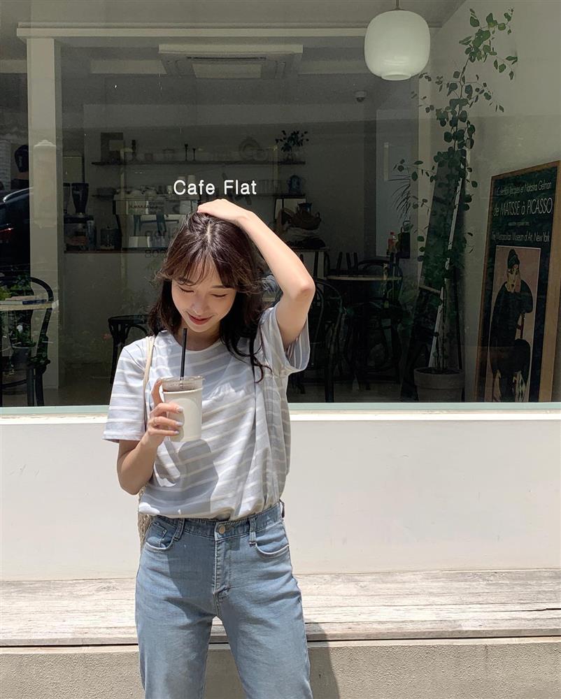 4 kiểu áo thun nàng 30+ nên có để không chỉ trẻ hơn, mà còn thanh lịch đúng tuổi-11