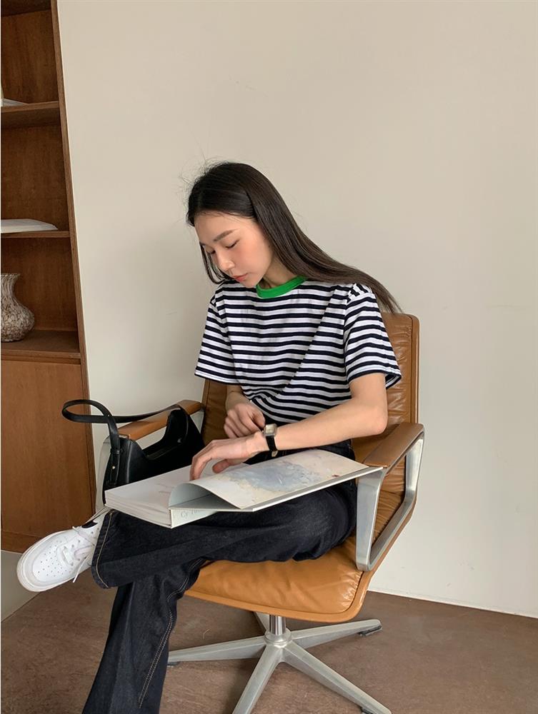 4 kiểu áo thun nàng 30+ nên có để không chỉ trẻ hơn, mà còn thanh lịch đúng tuổi-12