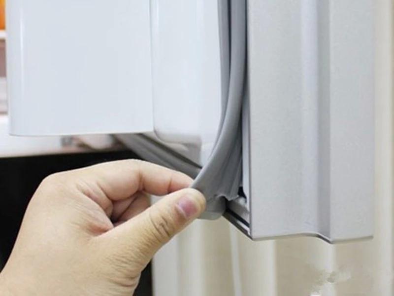 Phát hiện kẽ tủ lạnh bám đầy vết bẩn và đen? Có một mẹo nhỏ giúp bạn xử lý sạch sẽ như mới ngay lập tức-7