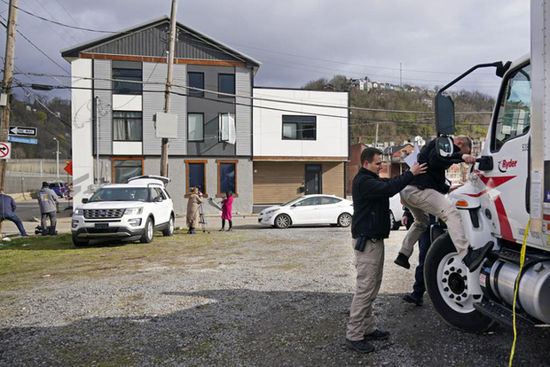 Mỹ: Xả súng hàng loạt ở Pittsburgh khiến 2 người thiệt mạng, nhiều người bị thương-6