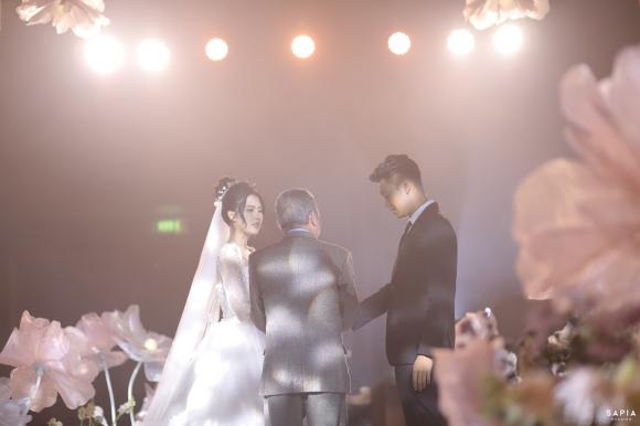 Cầu thủ Thành Chung đăng ảnh nét căng sau đám cưới, liệu có vớt được nhan sắc của cô dâu sau ảnh dìm hàng-7