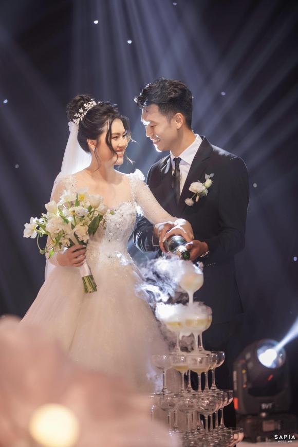 Cầu thủ Thành Chung đăng ảnh nét căng sau đám cưới, liệu có vớt được nhan sắc của cô dâu sau ảnh dìm hàng-9