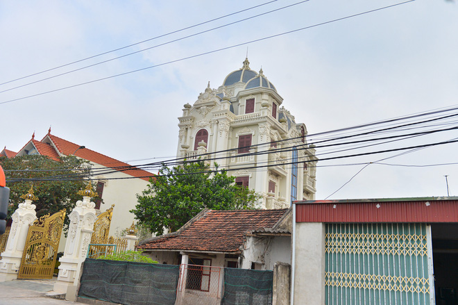 Về làng tỷ phú ở Nam Định ngắm những toà lâu đài mọc san sát, nghe chuyện con trai xây dinh thự tặng bố mẹ-15