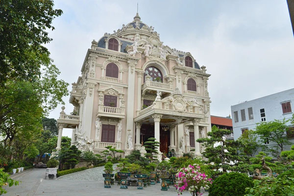 Choáng ngợp trước hàng loạt lâu đài lộng lẫy ở ngôi làng giàu có nhất miền Bắc-10