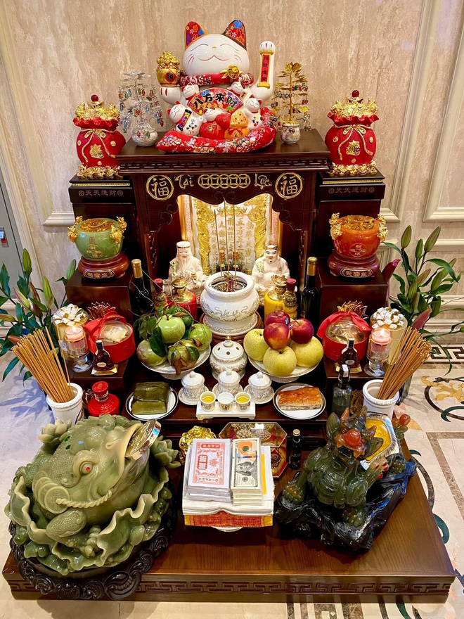 2 mẫu bàn thờ Thần Tài khiến dân tình xuýt xoa: Vừa có tâm vừa điệu nghệ thế này đảm bảo gia chủ buôn may bán đắt, tấn tài tấn lộc-4
