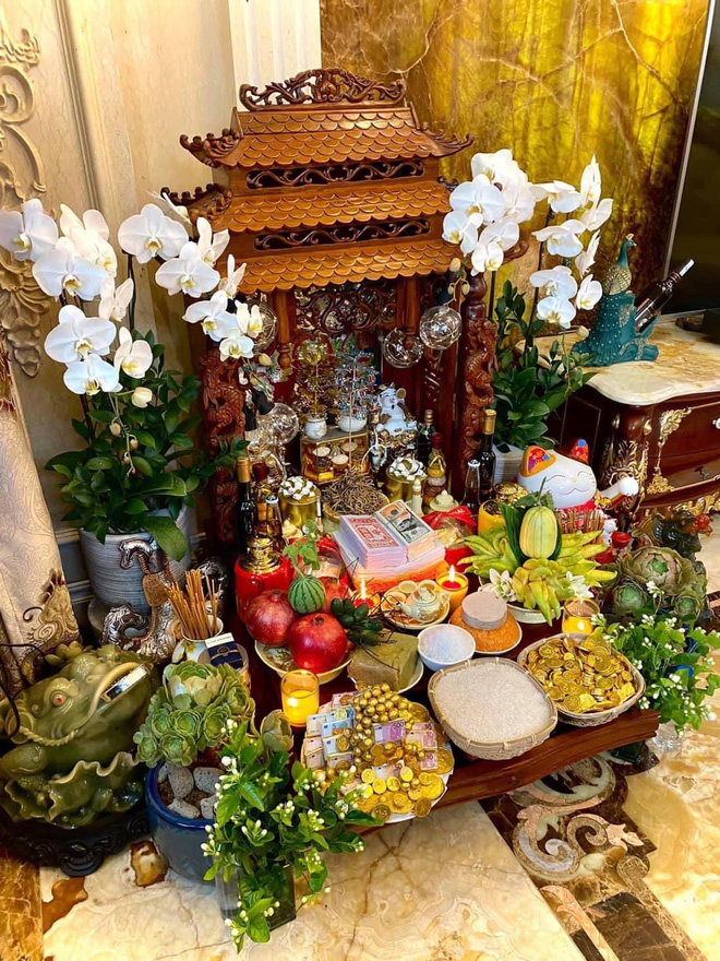 2 mẫu bàn thờ Thần Tài khiến dân tình xuýt xoa: Vừa có tâm vừa điệu nghệ thế này đảm bảo gia chủ buôn may bán đắt, tấn tài tấn lộc-6