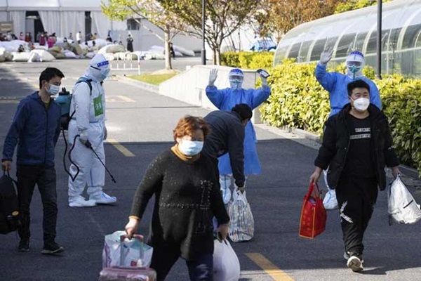 Ác mộng Vũ Hán tái diễn ở Thượng Hải: Người dân buộc phải rời nhà, nhường chỗ cho bệnh nhân mắc Covid-19, quỳ gối van xin cũng không được-5