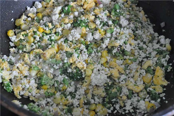 Dùng những nguyên liệu này để làm món cơm rang không gạo siêu giàu protein, thơm mềm, dễ tiêu hóa-10