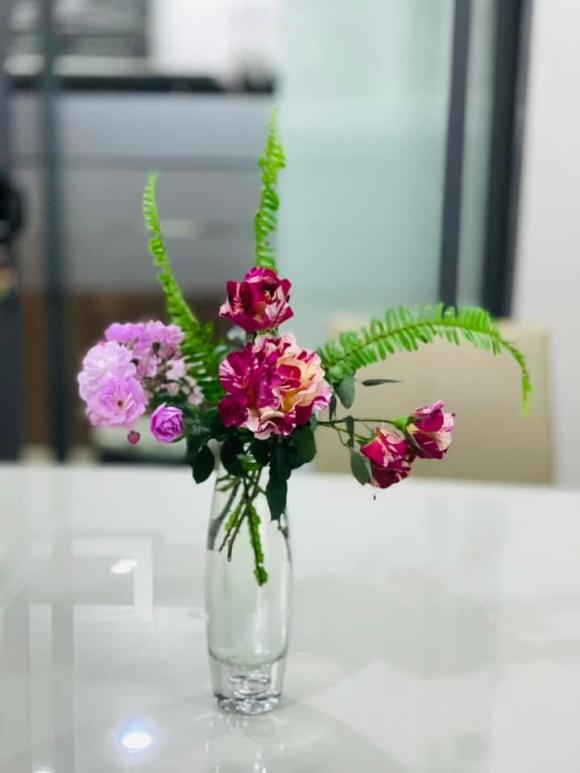 Hé lộ không gian sống tràn ngập hoa tươi của MC Diễm Quỳnh-15