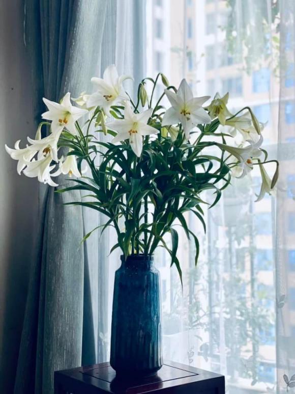 Hé lộ không gian sống tràn ngập hoa tươi của MC Diễm Quỳnh-17