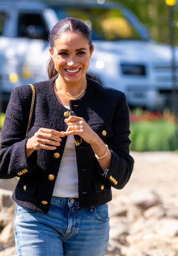 Chỉ mặc đẹp 2 lần rồi lại xấu, bộ cánh mới của Meghan Markle khiến ai nhìn cũng CHÊ!-11