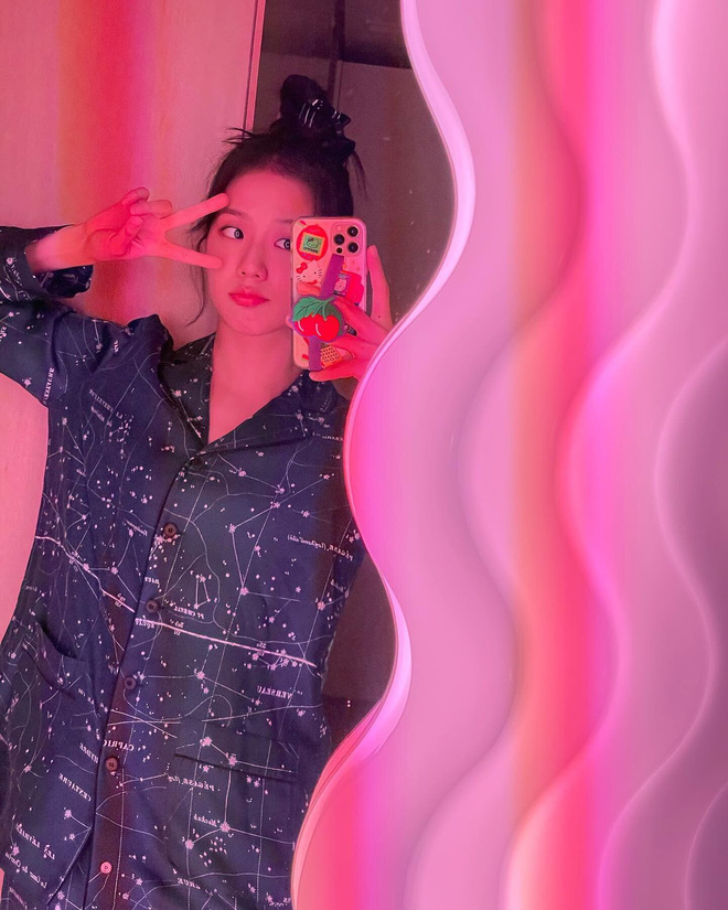 Mục sở thị khối tài sản của Ngọc Trinh: Ở biệt thự rộng 800 m2, tậu xế xịn mấy chục tỷ nhưng lại liên tục dính phốt dùng hàng nhái-17