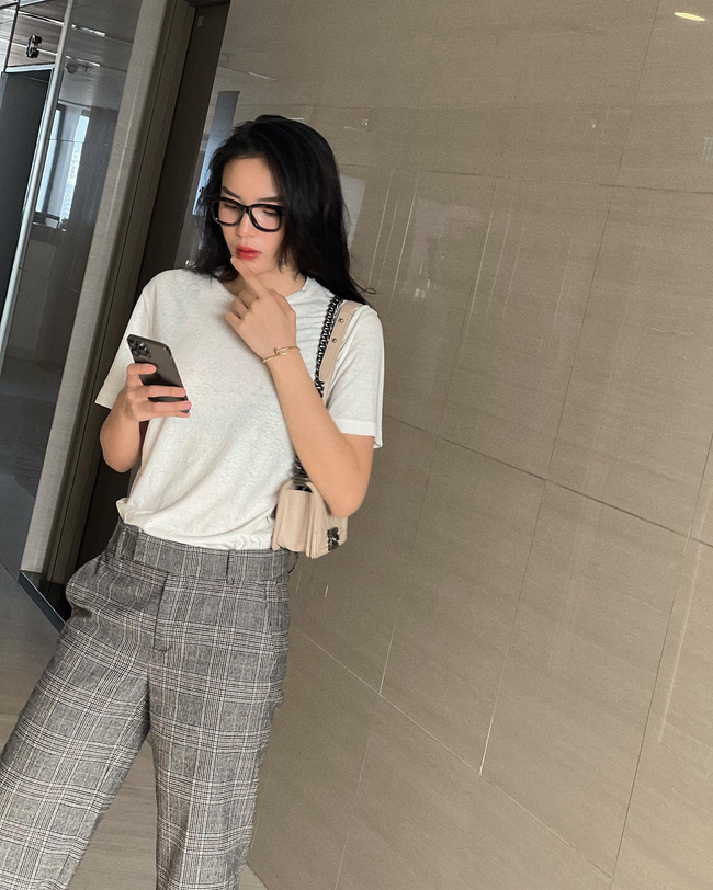 Sao Việt diện áo thun trắng chuẩn sang xịn mịn, dù chỉ mix theo cách đơn giản-4