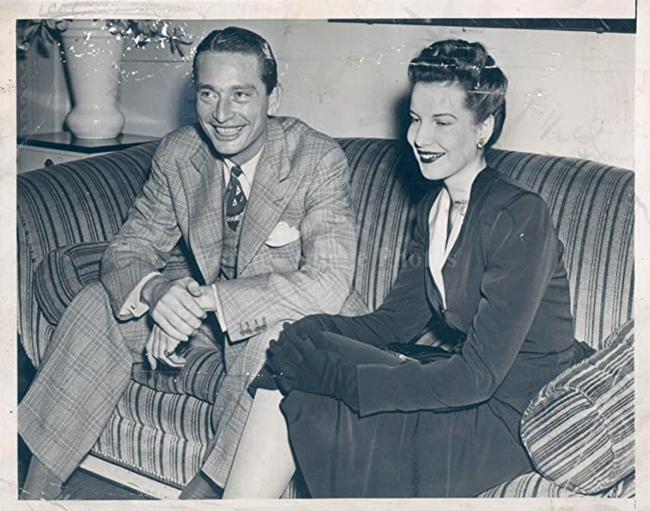 Cái chết của triệu phú mỏ vàng khó hiểu nhất thế giới: Thi thể bị cháy thành than phủ đầy lông vũ, sau 8 thập kỷ vẫn khiến nhà điều tra bất lực-6