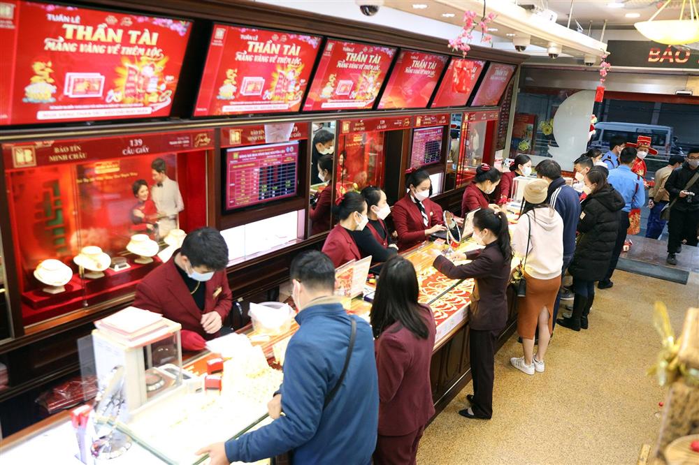 Giá vàng hôm nay 19/4: Dồn nhau giảm giá sau cú tăng sốc-1
