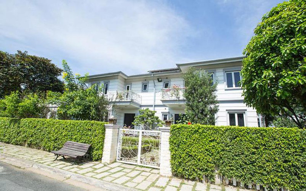 Độc đáo biệt thự hoàng gia có hồ cá ở phòng ăn của Hồ Quỳnh Hương-3