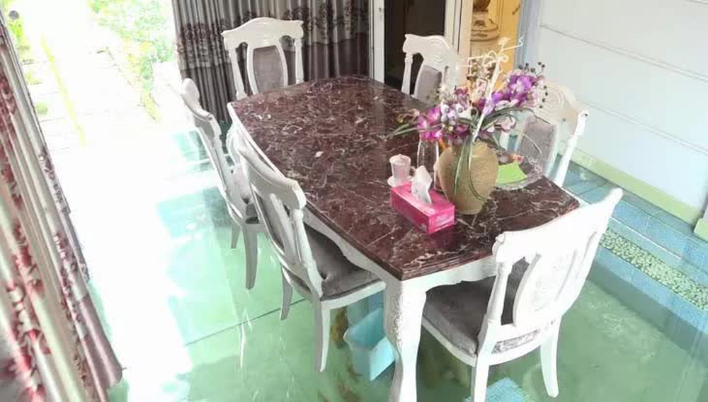 Độc đáo biệt thự hoàng gia có hồ cá ở phòng ăn của Hồ Quỳnh Hương-14