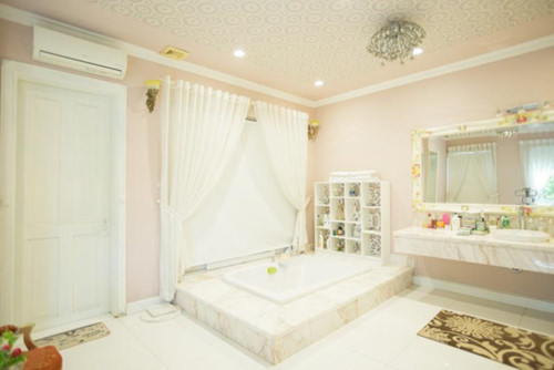 Độc đáo biệt thự hoàng gia có hồ cá ở phòng ăn của Hồ Quỳnh Hương-18