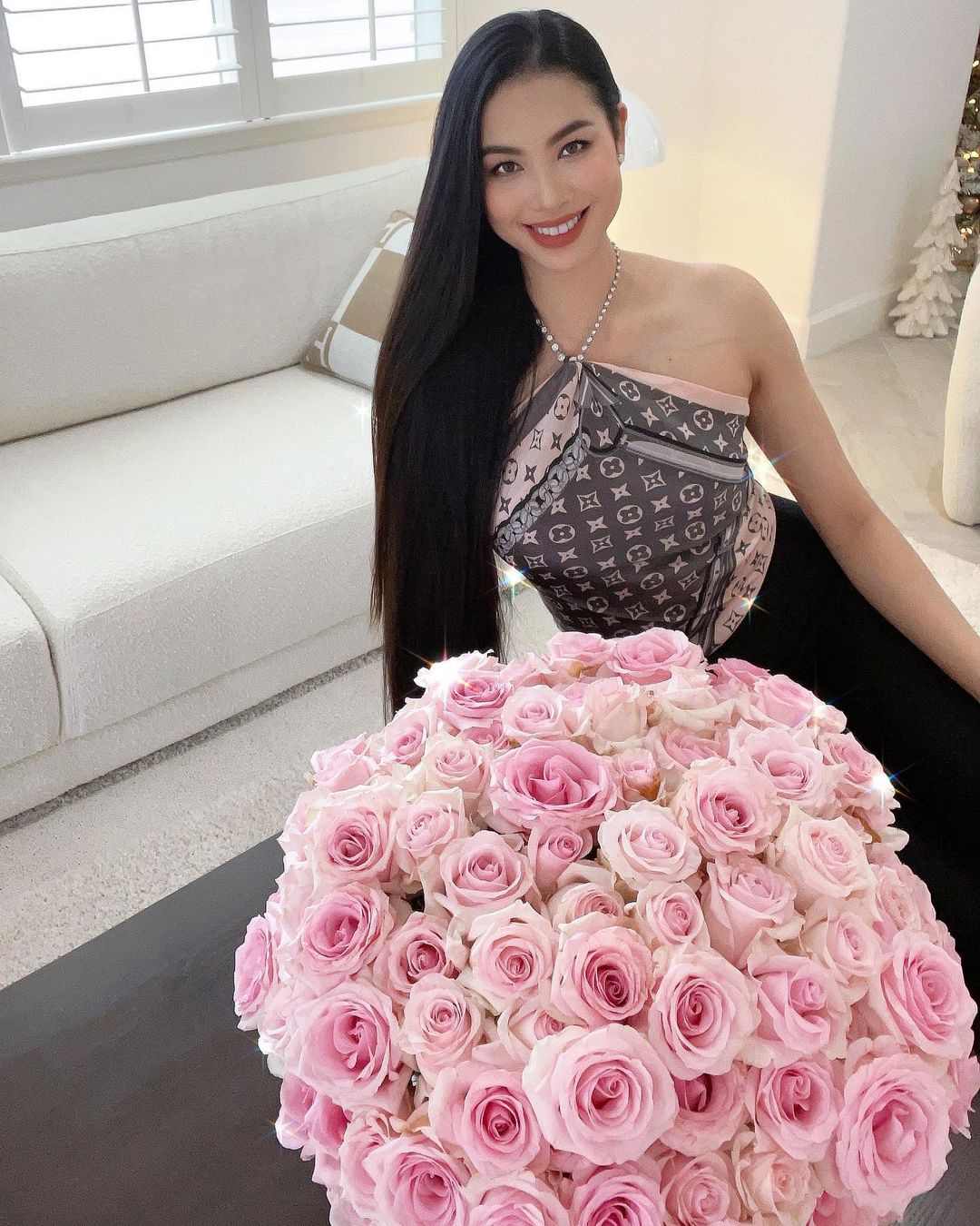 Nàng Hậu Vbiz từ bỏ hào quang để sang Mỹ sinh con: Check-in sân golf mỗi ngày, được chồng đại gia cưng như trứng mỏng-2