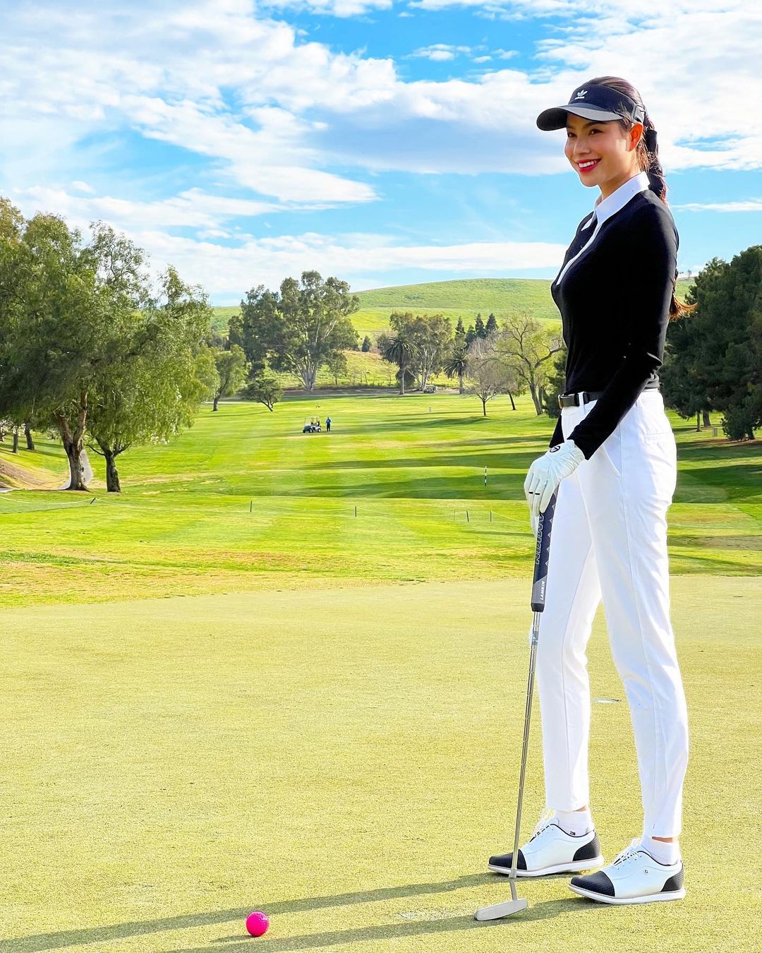 Nàng Hậu Vbiz từ bỏ hào quang để sang Mỹ sinh con: Check-in sân golf mỗi ngày, được chồng đại gia cưng như trứng mỏng-14